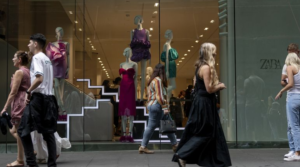 Úc Loại Bỏ Mức Lương “Junior” Cho Lao Động 18-20 Tuổi Trong Các Ngành Bán Lẻ, Thức Ăn Nhanh Và Nhà Thuốc